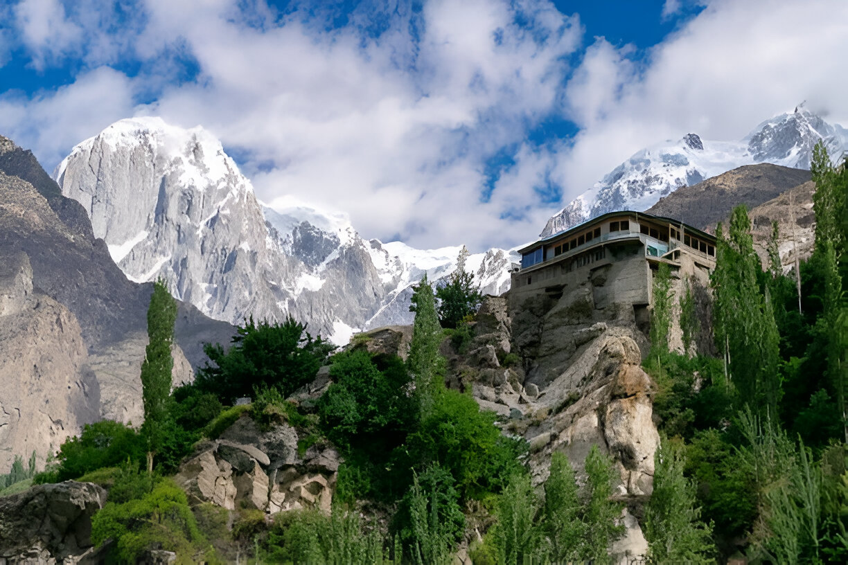 Hotels in Hunza Valley – Where to Stay in Pakistan’s Mountain Paradise