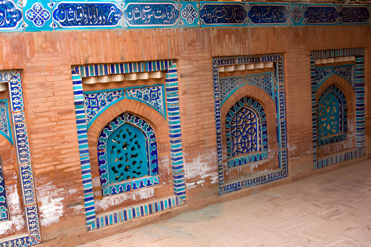 Pottery & Blue Art of Multan: Shades of Tradition